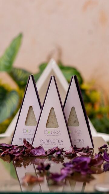 This lather is plain Rude!!! Disrespectful🙄
Glowing for no reason 😭💜
Must be the #purpleteaAnyway… BRB, my skin is soft-launching this weekend 🧼www.bu-ke.co.ke